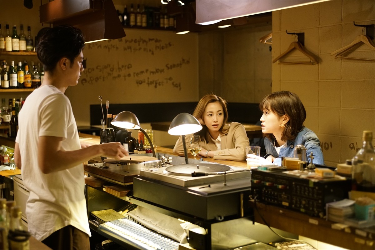 8人の豪華女優が集結　小泉今日子主演『食べる女』シーン写真初解禁