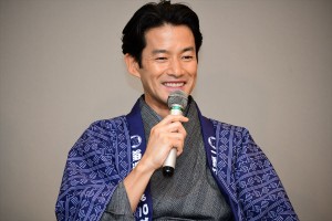 ドラマ『義母と娘のブルース』制作発表に出席した竹野内豊