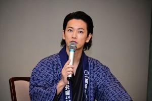 ドラマ『義母と娘のブルース』制作発表に出席した佐藤健