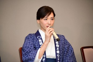 ドラマ『義母と娘のブルース』制作発表に出席した綾瀬はるか