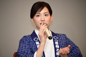 ドラマ『義母と娘のブルース』制作発表に出席した綾瀬はるか