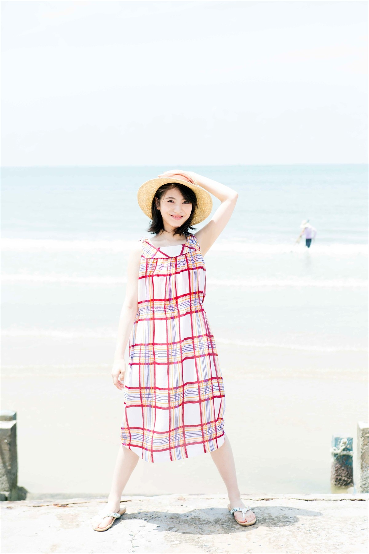 浜辺美波、高校生最後の夏をたっぷり収録　2019カレンダーブック発売