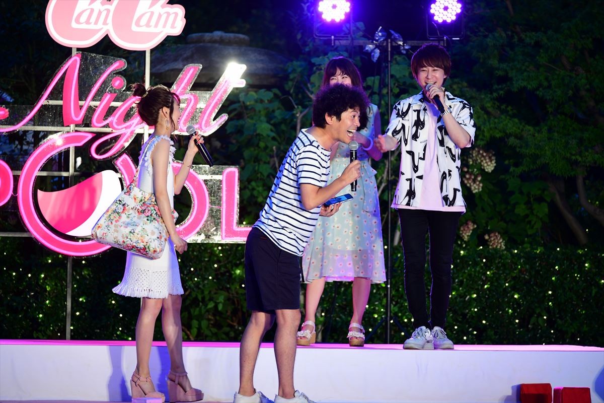 chay、美ボディの秘訣は「やべえ棒」 ナイトプールで明かす