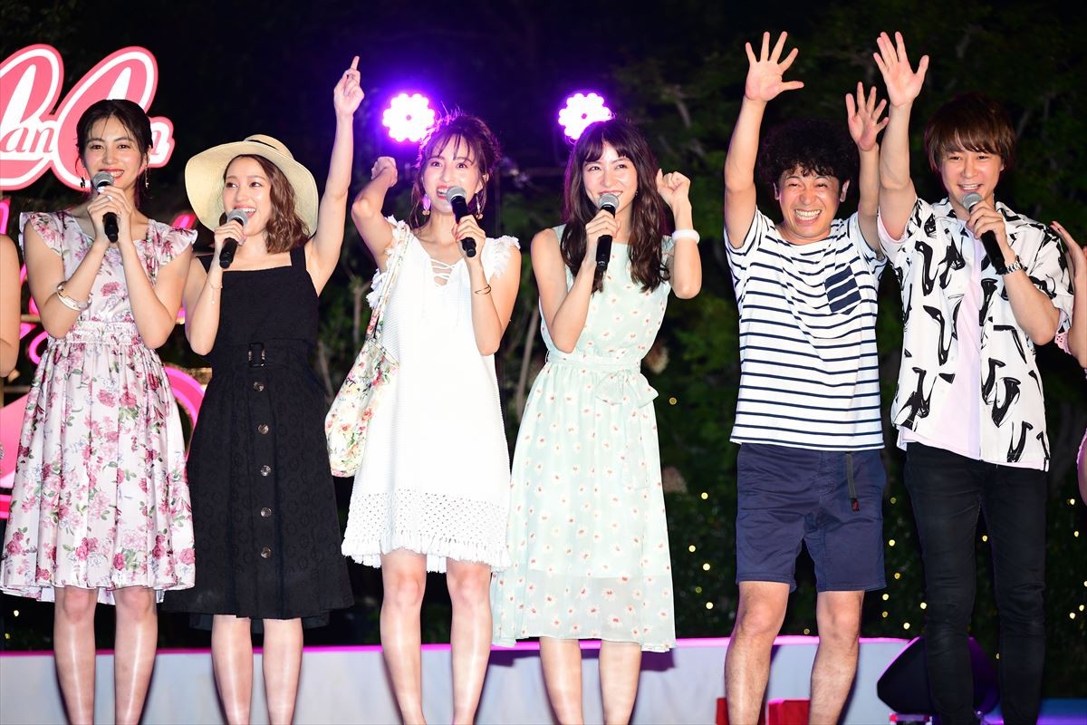chay、美ボディの秘訣は「やべえ棒」 ナイトプールで明かす