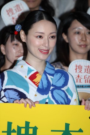 ドラマ『遺留捜査』完成披露試写会＆舞台挨拶に出席した栗山千明