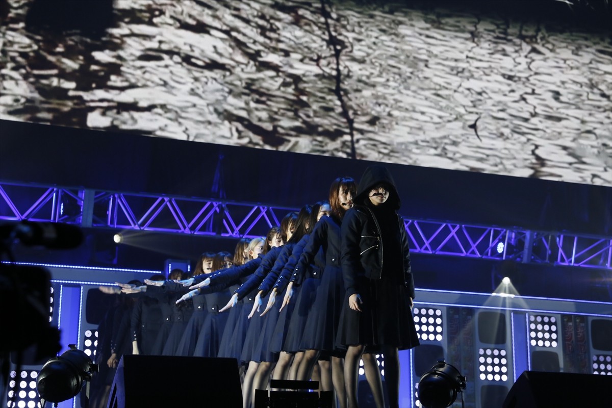 欅坂46・平手友梨奈登場にファン歓喜「JUMP MUSIC FESTA」