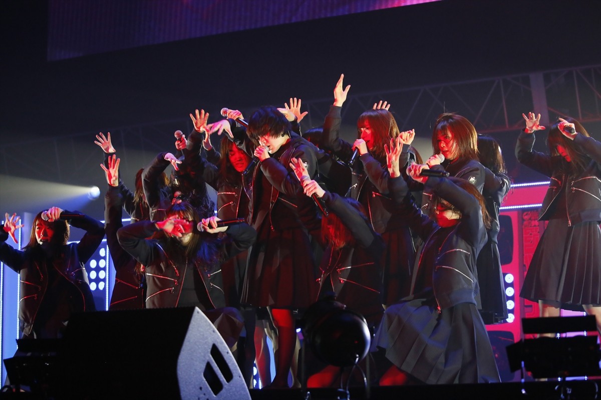 欅坂46・平手友梨奈登場にファン歓喜「JUMP MUSIC FESTA」