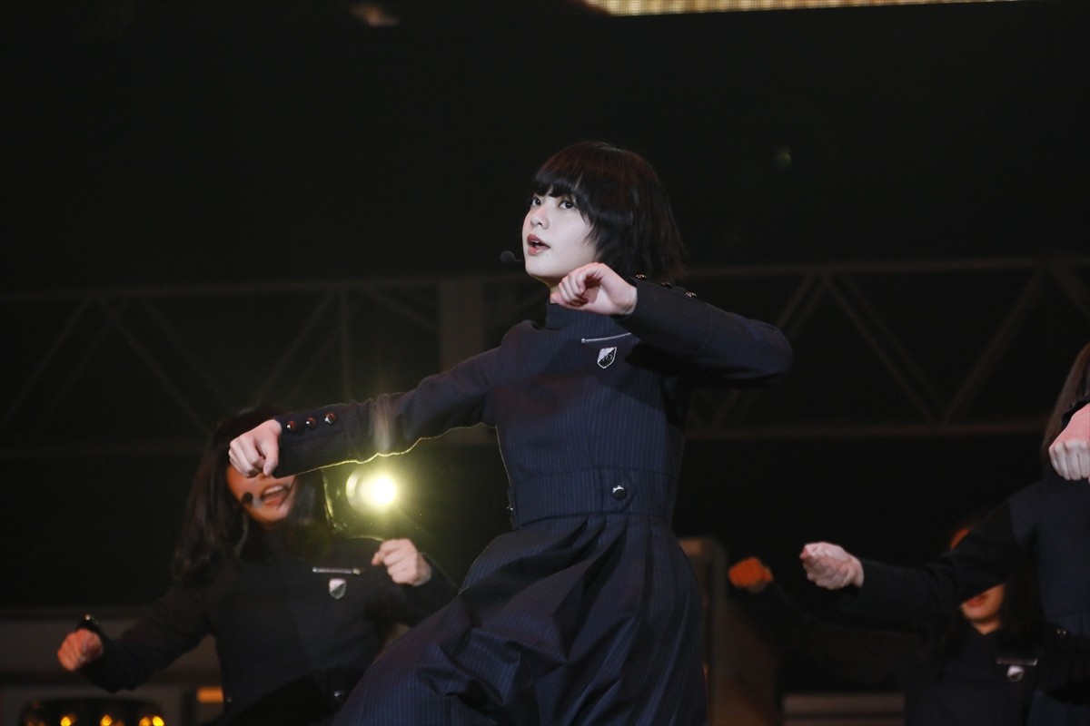 欅坂46・平手友梨奈登場にファン歓喜「JUMP MUSIC FESTA」