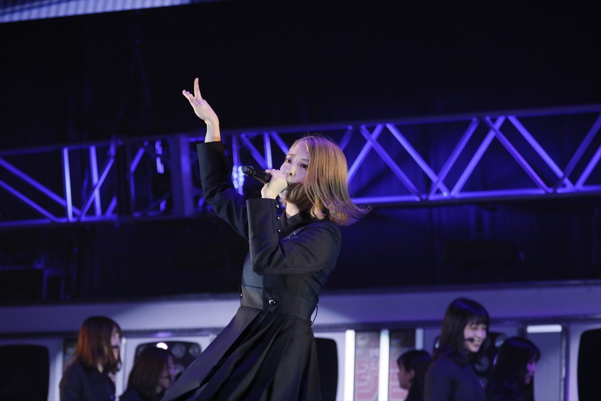 欅坂46・平手友梨奈登場にファン歓喜「JUMP MUSIC FESTA」