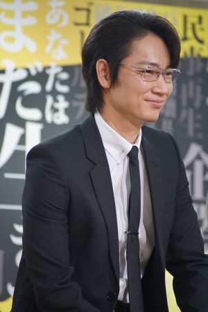 ドラマ『ハゲタカ』制作発表記者会見に登場した綾野剛