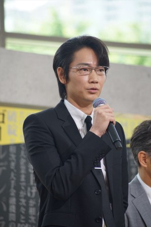 ドラマ『ハゲタカ』制作発表記者会見に登場した綾野剛