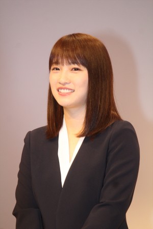 川栄李奈、『健康で文化的な最低限度の生活』制作発表に登場