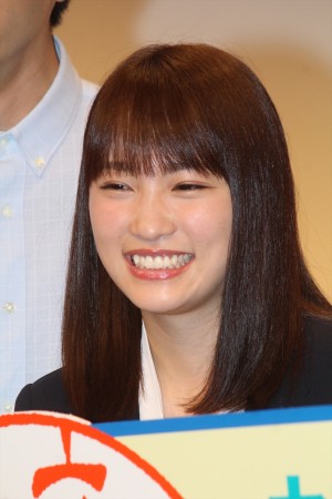 川栄李奈、『健康で文化的な最低限度の生活』制作発表に登場