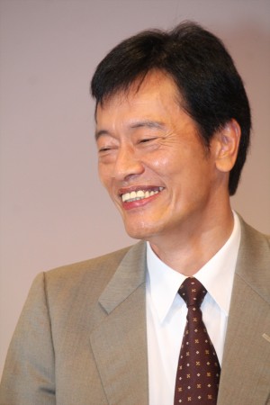 遠藤憲一、『健康で文化的な最低限度の生活』制作発表に登場