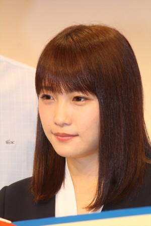 川栄李奈、『健康で文化的な最低限度の生活』制作発表に登場