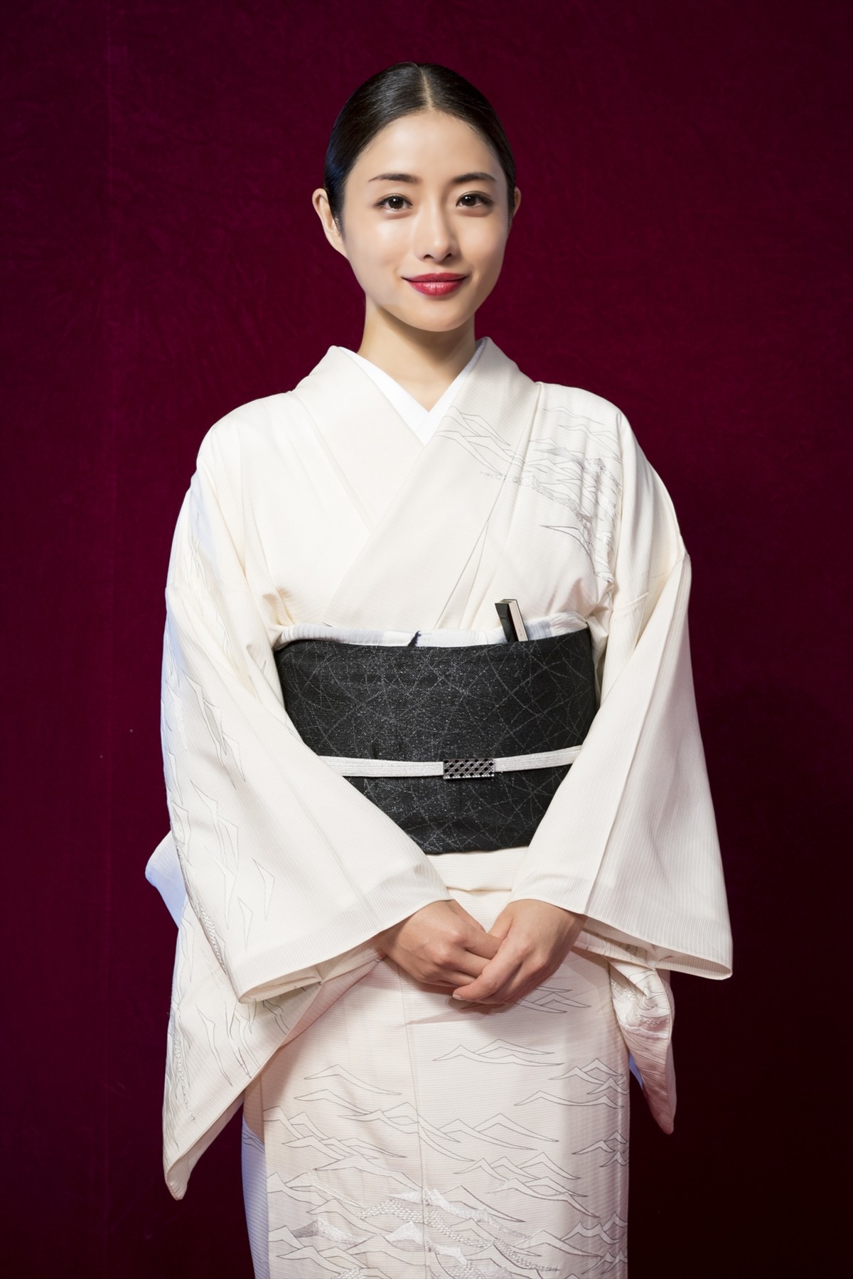 石原さとみ、今だからこそ演じられる“野島ドラマ”は「泥臭くいきたい」