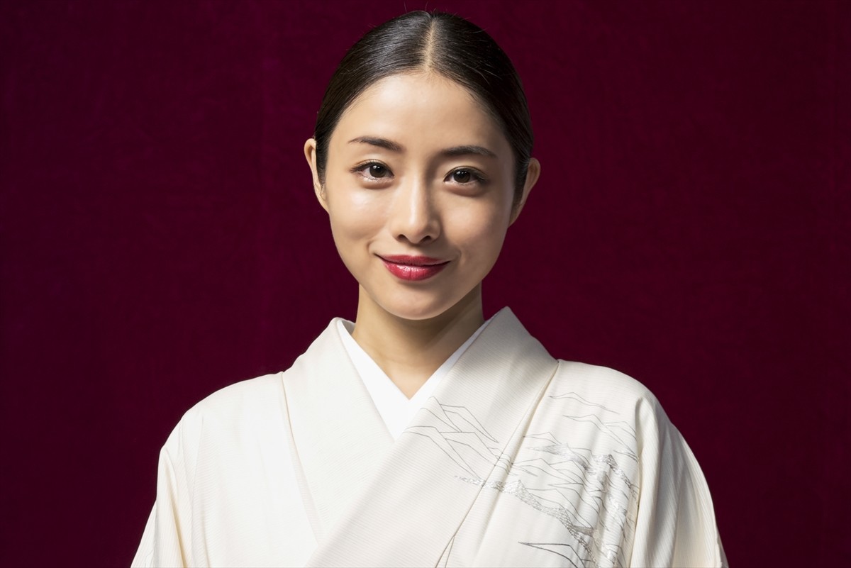 石原さとみ、今だからこそ演じられる“野島ドラマ”は「泥臭くいきたい」