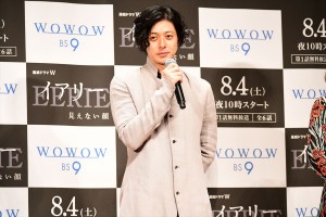 『連続ドラマW　イアリー 見えない顔』完成披露試写会に登場したオダギリジョー