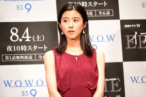 『連続ドラマW　イアリー 見えない顔』完成披露試写会に登場した黒島結菜