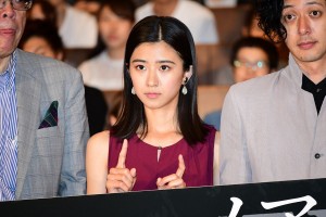 『連続ドラマW　イアリー 見えない顔』完成披露試写会に登場した黒島結菜