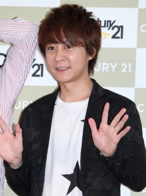 センチュリー21 新CM 発表会に登場した瀧上伸一郎（流れ星）
