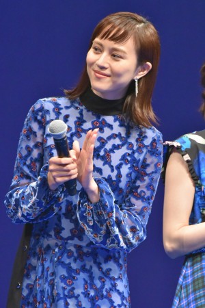 映画『コード・ブルー』完成披露試写会に登壇した比嘉愛未