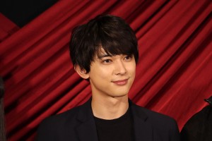 ドラマ24『GIVER 復讐の贈与者』記者会見に登場した吉沢亮