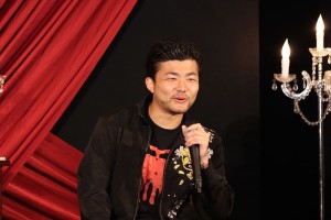 ドラマ24『GIVER 復讐の贈与者』記者会見に登場した小林勇貴監督