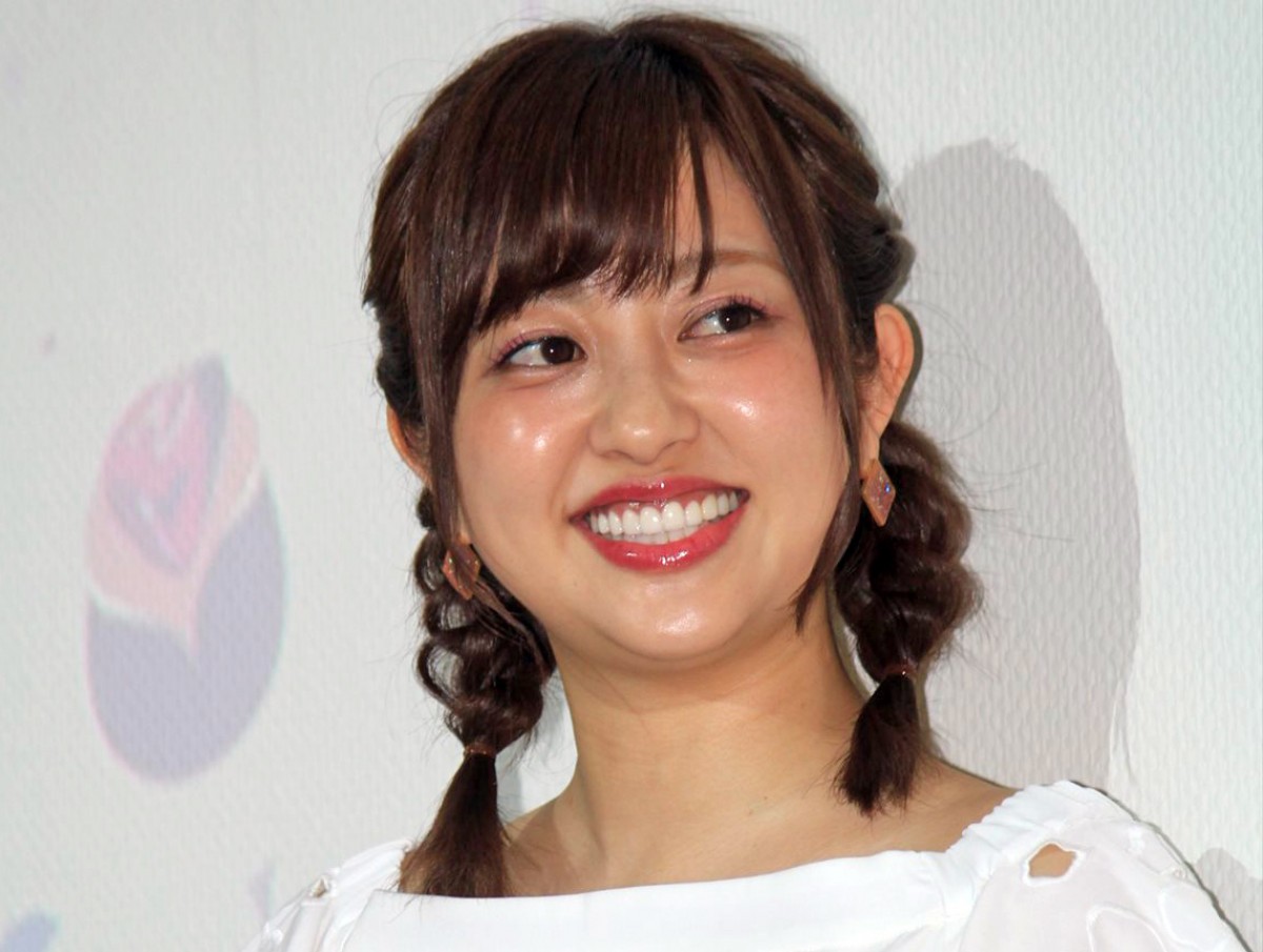 菊地亜美、ウエディングドレス姿が「めっちゃかわいい」と評判