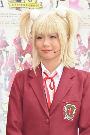 舞台『魔法先生ネギま！～お子ちゃま先生は修行中！～』初日会見に出席したNMB48の谷川愛梨