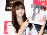 写真集発売イベントを開催した佐野ひなこ