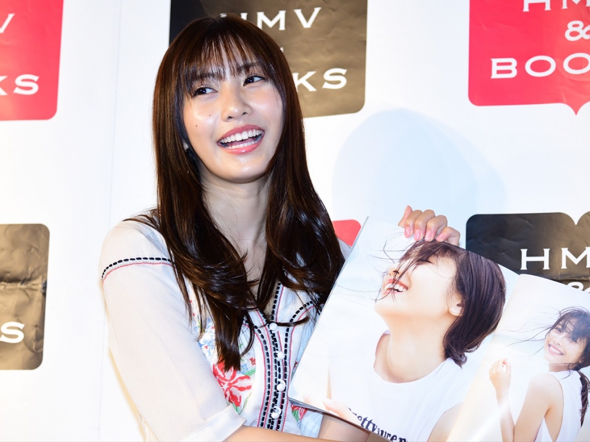 佐野ひなこ、「肘ブラで下乳も」最大露出の写真集！