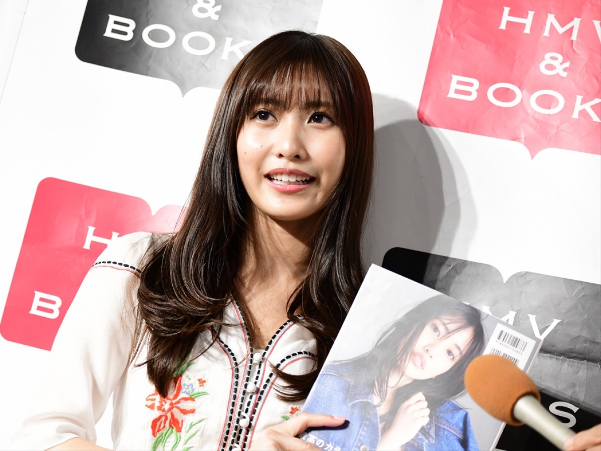 佐野ひなこ、「肘ブラで下乳も」最大露出の写真集！