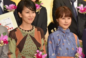 「第26回橋田賞授賞式」に出席した松たか子（左）と有村架純（右）