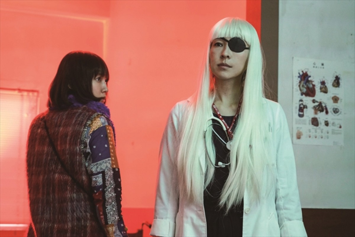 『音量を上げろタコ！』麻生久美子＆田中哲司の衝撃ビジュアル初披露