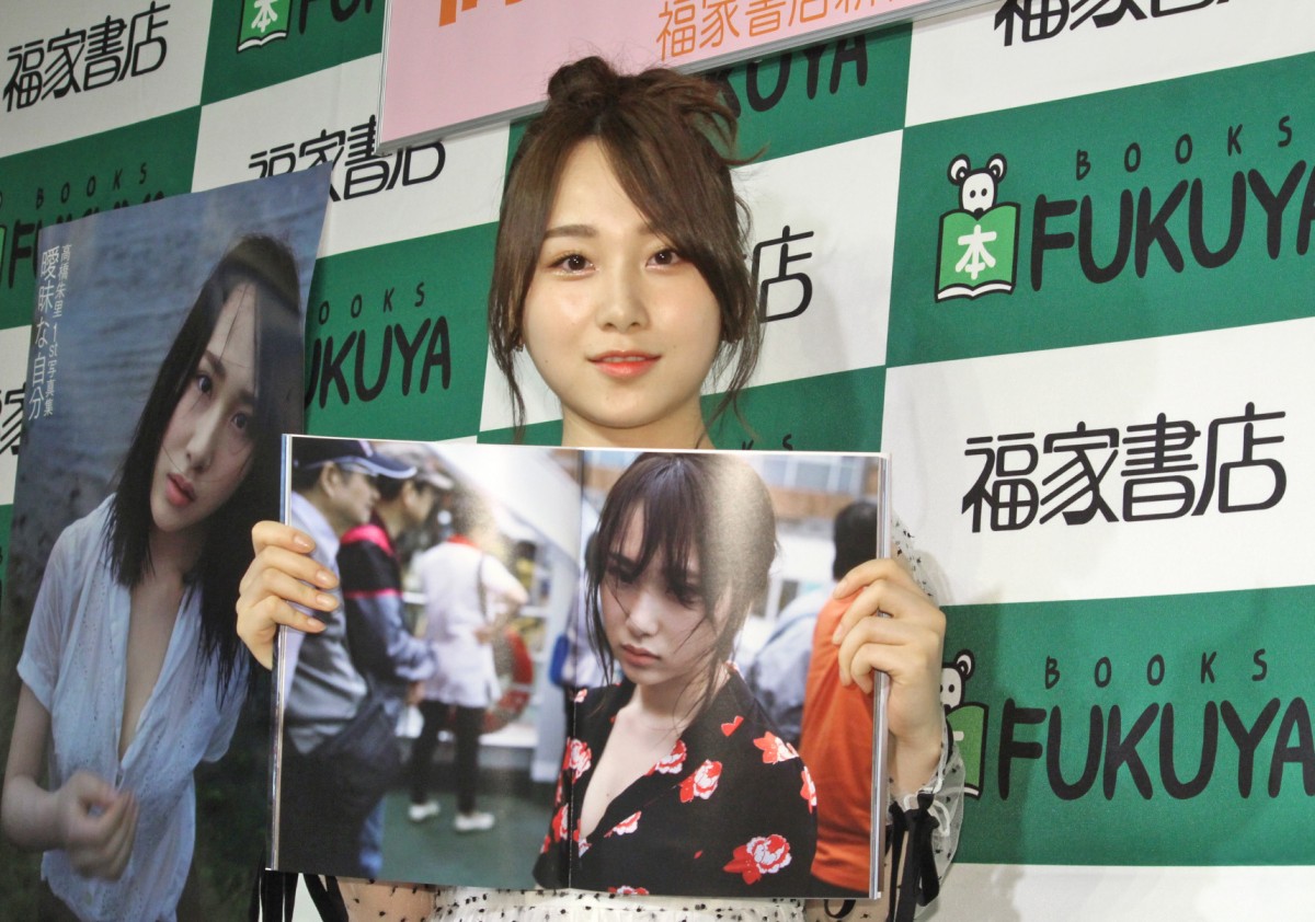 AKB48高橋朱里、ランジェリー姿の撮影は「カメラマンには絶対見えてる」