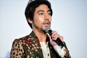 『BLEACH』公開記念舞台挨拶に登壇した小柳友