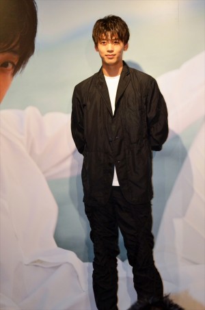 竹内涼真、写真集『Ryoma Takeuchi』発売記念イベントに登場