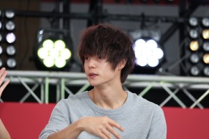 『ヒモメン』記者会見に登壇した窪田正孝