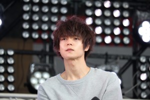 『ヒモメン』記者会見に登壇した窪田正孝