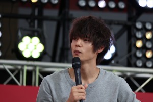 『ヒモメン』記者会見に登壇した窪田正孝