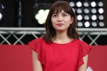 『ヒモメン』記者会見に登壇した川口春奈