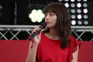 『ヒモメン』記者会見に登壇した川口春奈