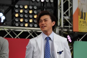 『ヒモメン』記者会見に登壇した勝地涼