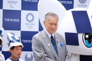 「東京2020マスコット デビューイベント」に出席した森喜朗氏
