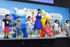 「東京ガスの電気 新CM発表会」にて、深田恭子