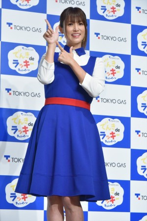 「東京ガスの電気 新CM発表会」にて、深田恭子