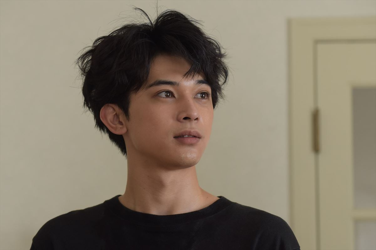 上司、母、恋人…どんな役でもハマる！ “唯一無二の存在感”吉田羊の魅力とは？