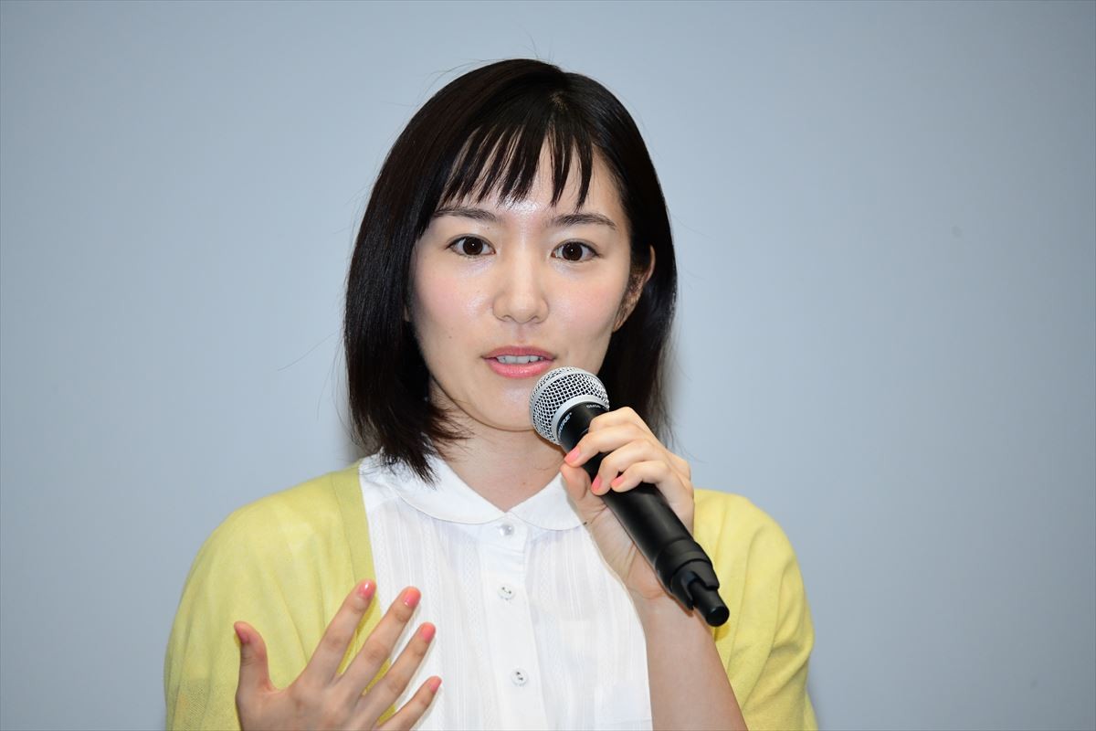 徳永えり、初対面で濡れ場を演じた安藤政信の感想に照れ笑い
