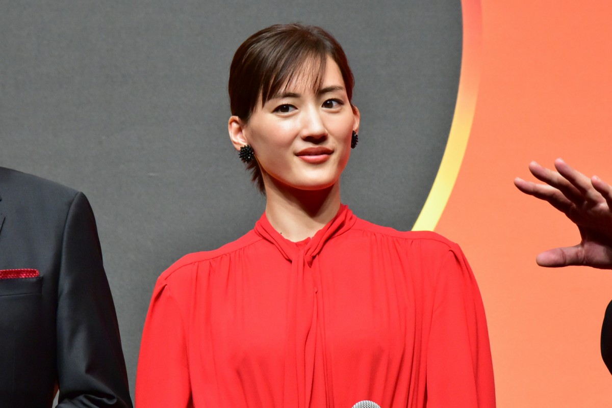 綾瀬はるか、欲しい能力は「瞬間移動とか異次元に行けるパワー」